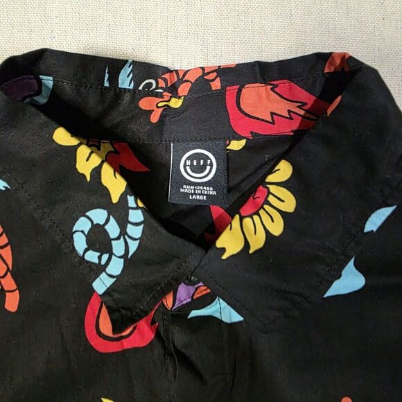 Neff Mens Size Large Fireballs And Daisys All Over Print Button Down Shirt Black - Picture 4 of 6